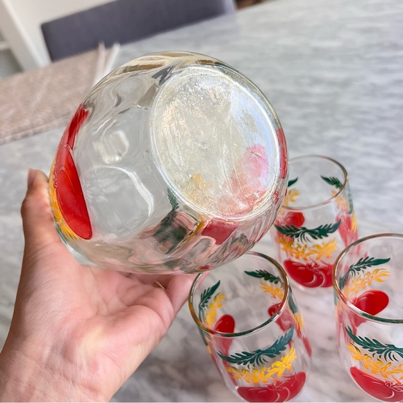 Vintage Glass Pitcher & Tumbler Set with Tomato Design - Picture 4 of 9